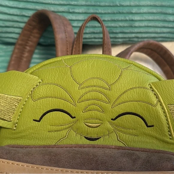 Yoda Loungefly Backpack - Picture 8 of 8